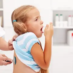 Jak oklepywać dziecko po inhalacji: skuteczna technika i porady