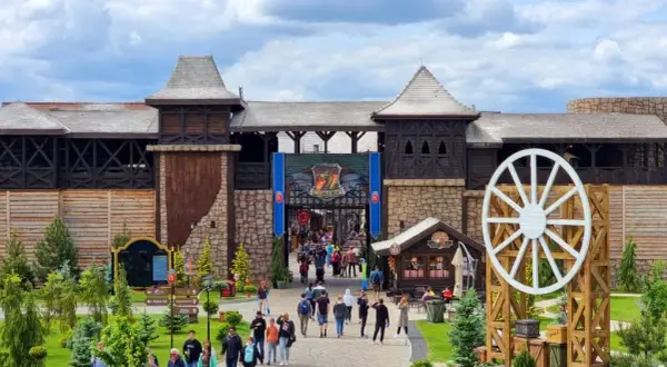 Do kiedy jest czynna Energylandia? Godziny otwarcia i sezon