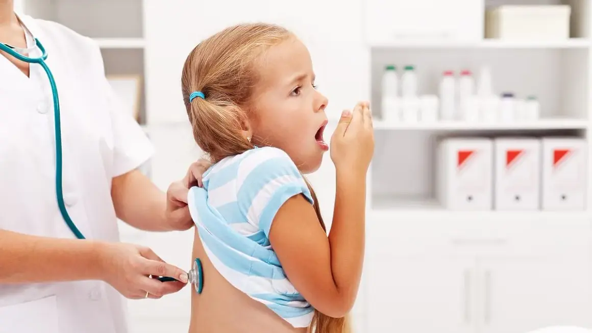 Jak oklepywać dziecko po inhalacji: skuteczna technika i porady