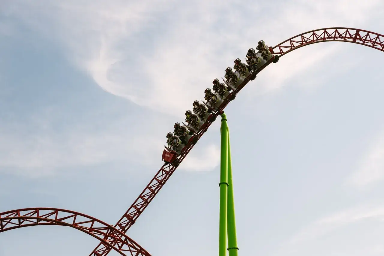 Zdjęcie Energylandia: Ile naprawdę zarabia? Szokujące liczby, które cię zaskoczą!